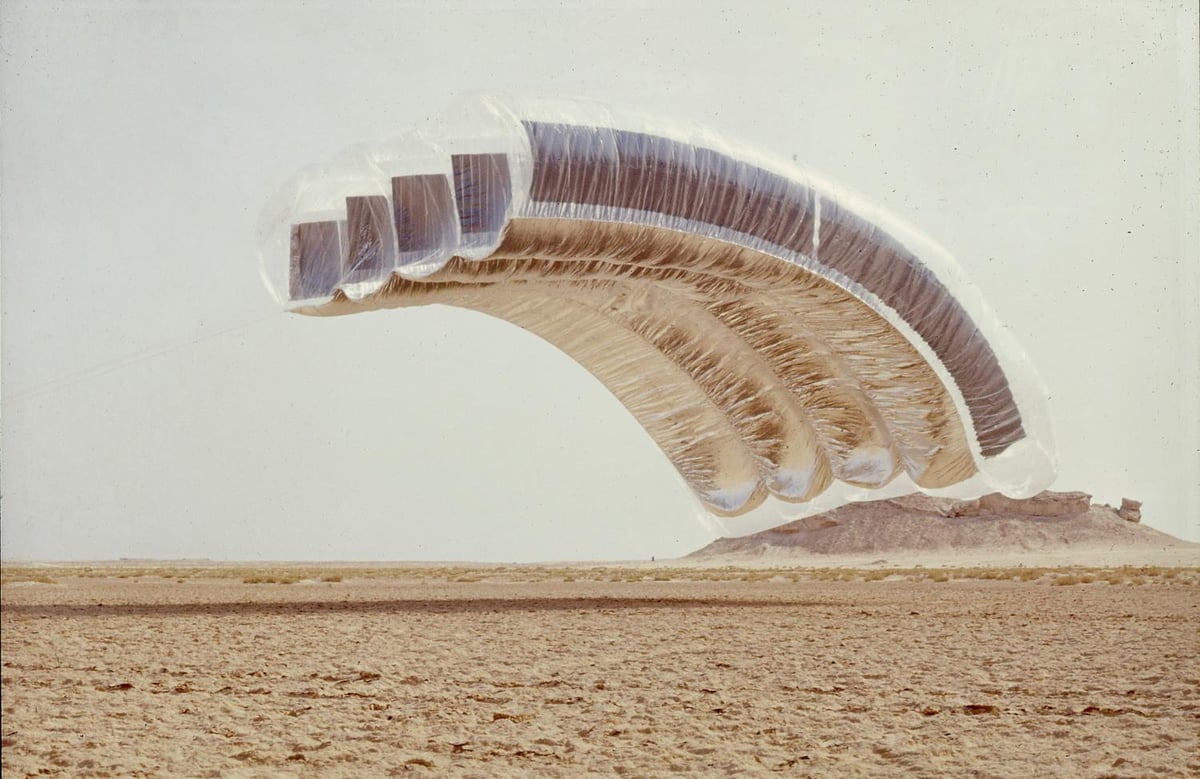 «Desert Cloud», 1972, Courtesy Graham Stevens.