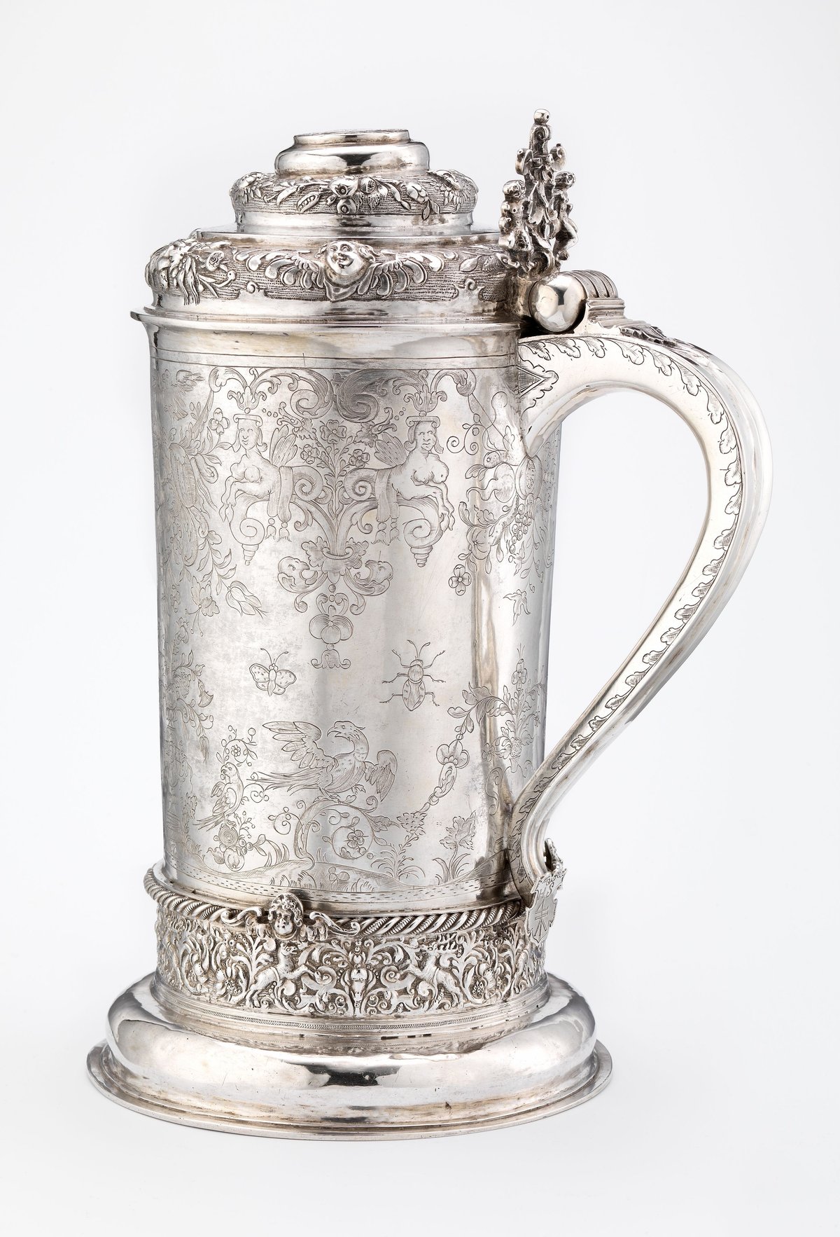 Lucas Andersen Steen «Kanne», mellom 1620 og 1630 Kanne i sølv med gravert mønster fra renessanseperioden