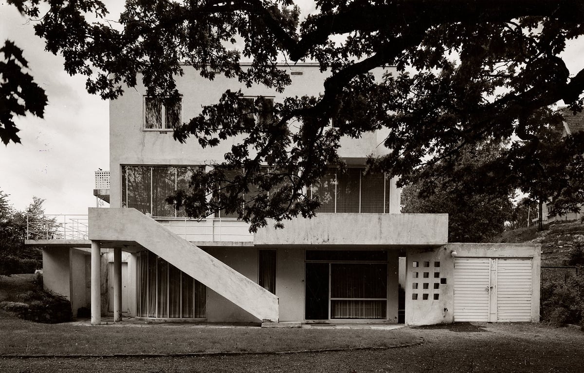 White funcionalistic villa in Oslo in the 1930's
