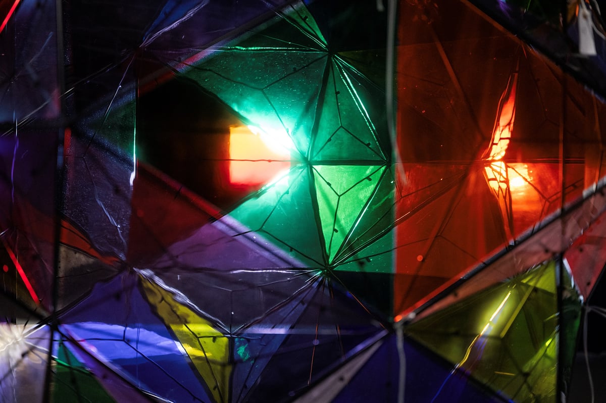 Olafur Eliasson, "Reality Mosaic" (detail), 2018. Courtesy of The Fredriksen Family Collection. © Olafur Eliasson / BONO.