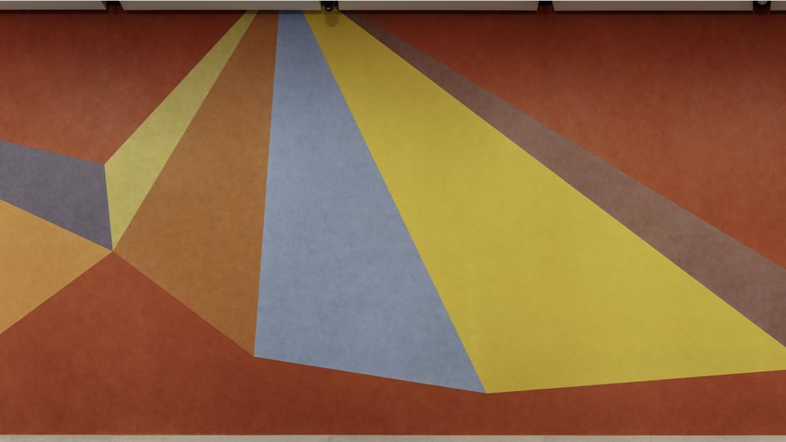 Sol LeWitt, utsnitt av «Wall Drawing #839», 1998/2021 Fargerike former dekker en stor vegg