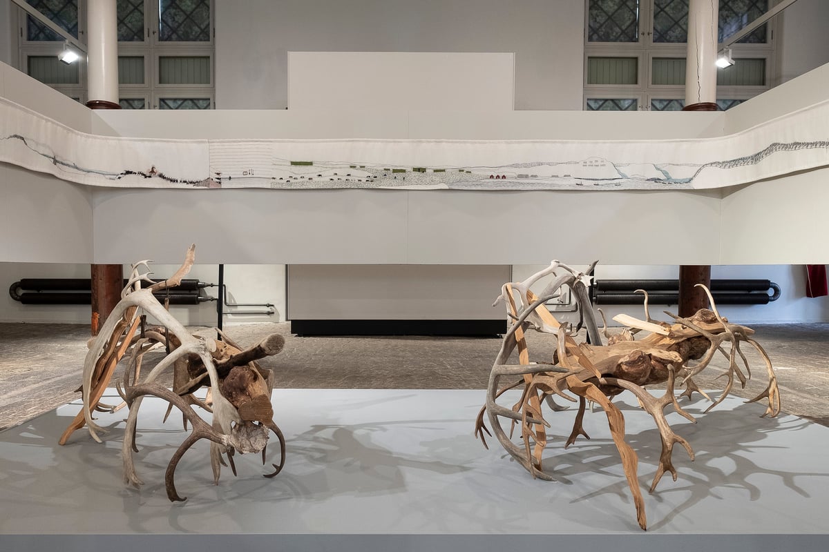 to skulpturer av reinsdyrgevir