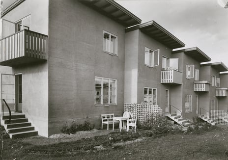Kirsten Sinding-Larsen, Bustadar og fellesareal, Lille Langerud Sambyggelag, Oslo, oppført i 1949.