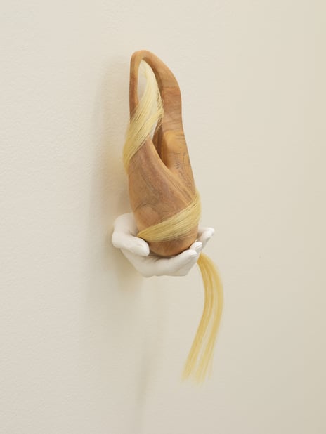 Ahmed Umar, «Glowing Phalanges», 2024.
