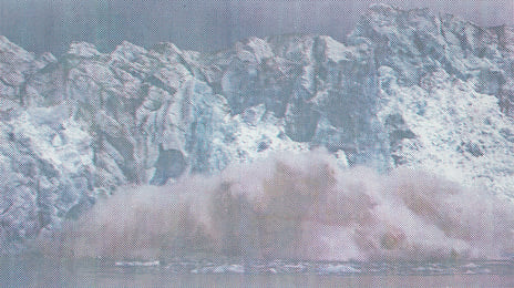 Anne-Karin Furunes, «Calving Glacier II, Kongsbreen, Svalbard Norway» (utsnitt), 2022.