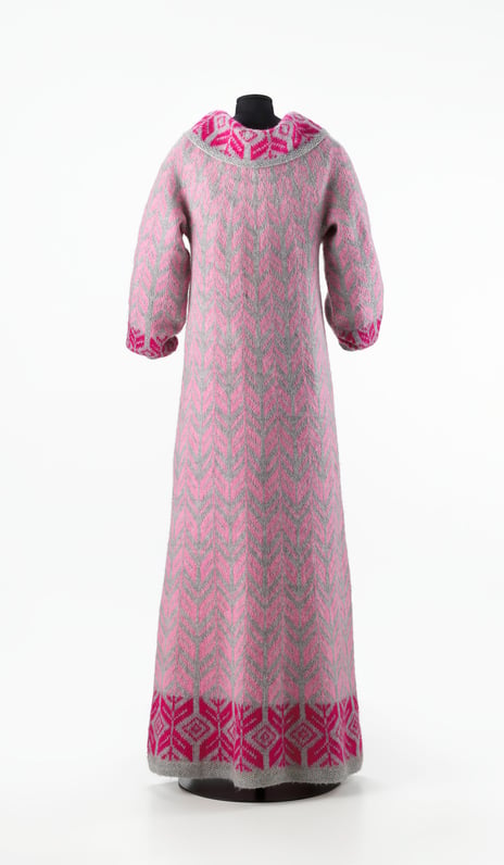 Fotografi av rosa kjole fra 1970
