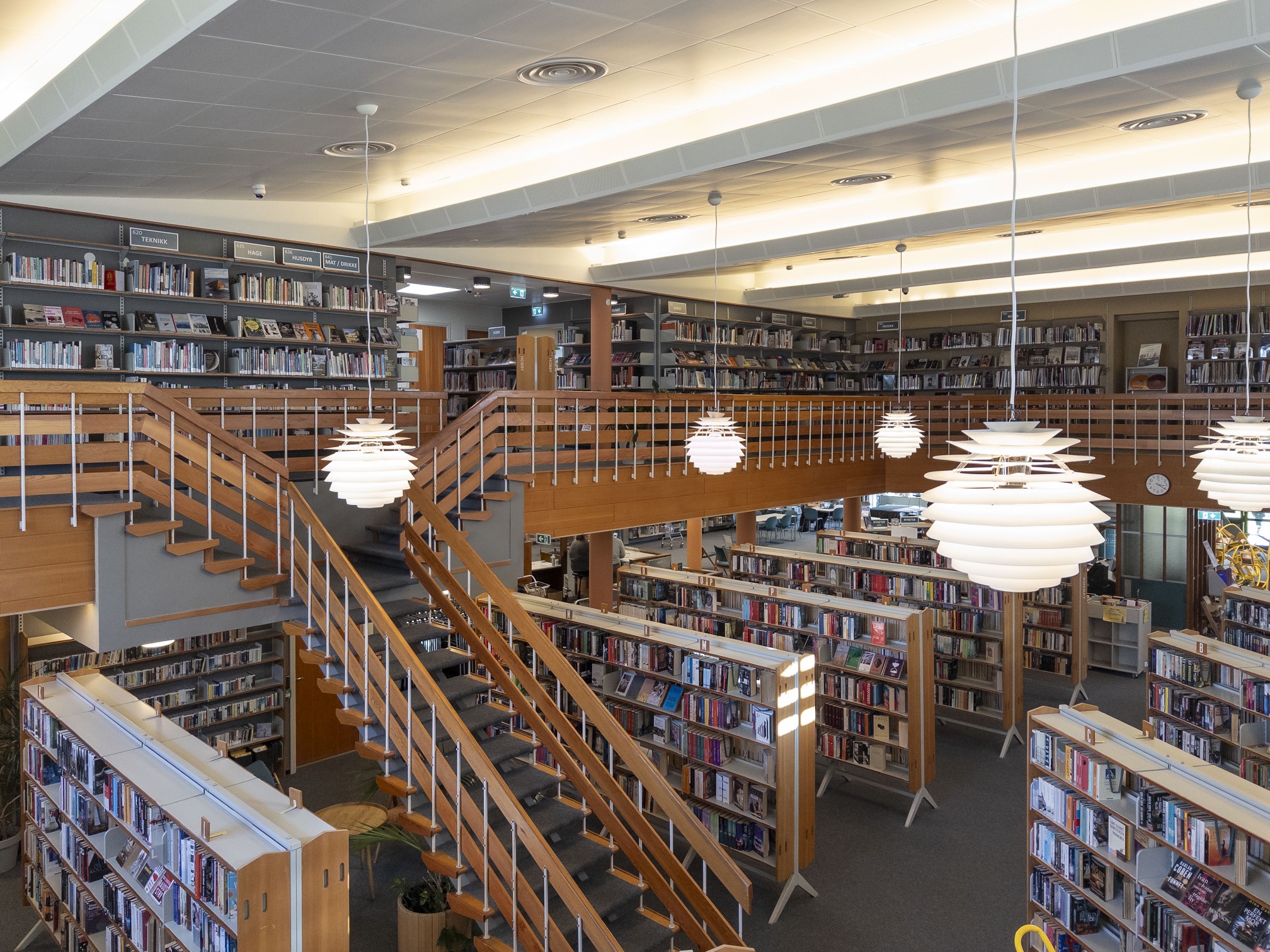 Haugesund Folkebibliotek (1967) av David Sandved.