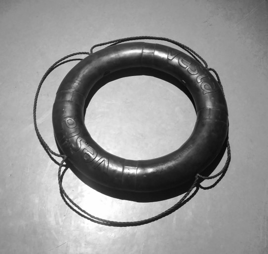 Victor Mutelekesha, «Lifebuoy», 2019 sort livebøye