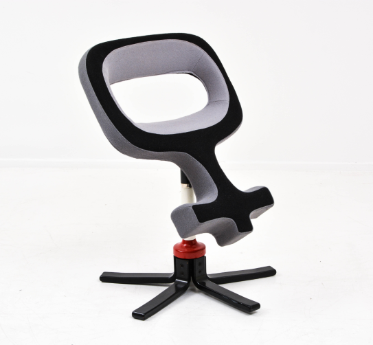 Peter Opsvik, «Balans Femini», Produsent: Stokke, 1983. stol formet som et kvinnetegn
