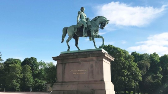 Brynjulf Bergsliens rytterstatue av Kong Karl Johan (1875).