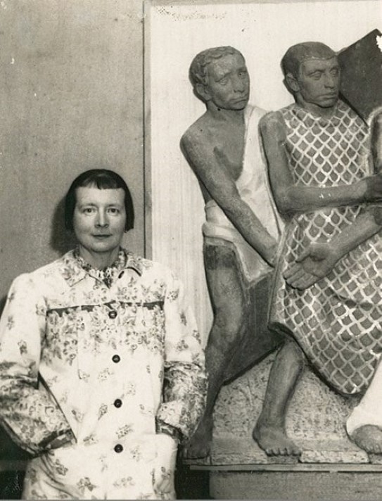 Maja Refsum with relief for Oslofjord, 1930's. Woman with relief.