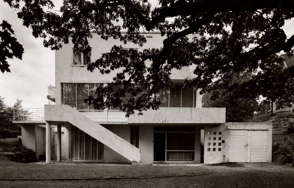 Arne Korsmo, «Villa Benjamin», 1935. Unknown year for photo. White funcionalistic villa in Oslo in the 1930's