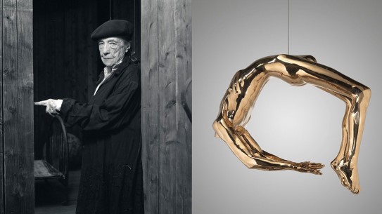 Bilde av Louise Bourgeois i 1992 og «Arch of Hysteria» av Louise Bourgeois, 1993