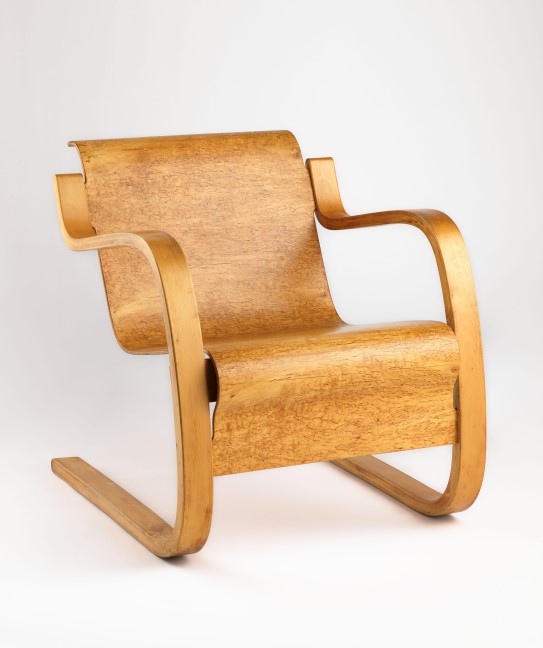 No. 31 (designer's title), chair by Alvar Aalto, Turku (manufacturer), 1931. Wooden, modernistic chair