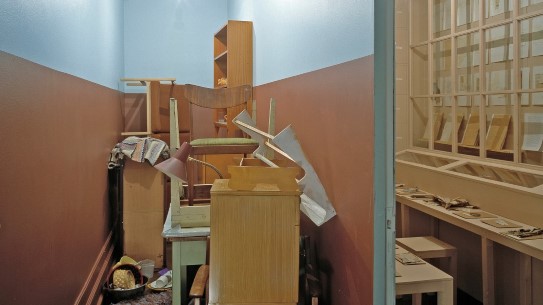 Ilya Kabakov, «Søppelmannen (Mannen som aldri kastet noe)», 1988–1995.