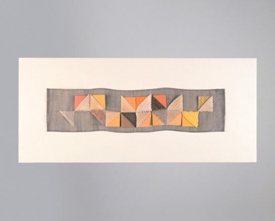 Otti Berger, student work Tasttaffel, composed of different types of yarn with pieces of paper on a metal mesh background, 1928.