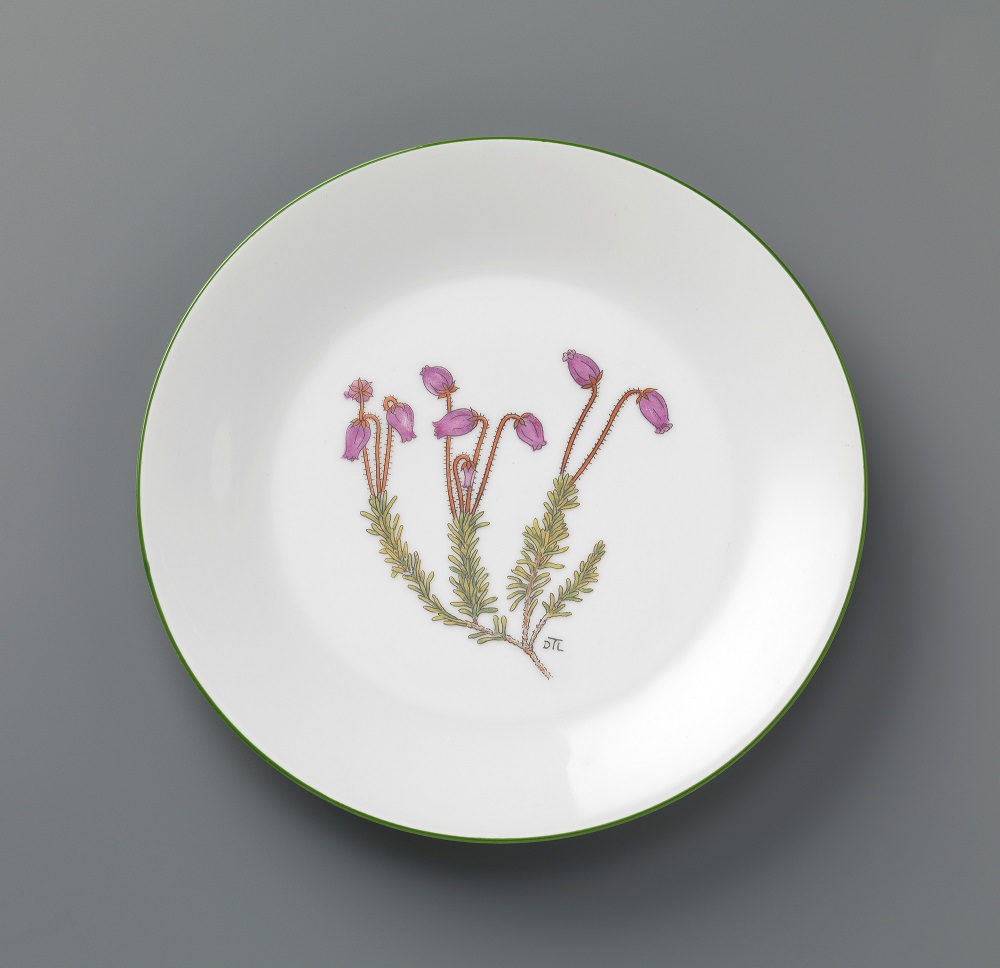 Askjett med blomstermotiv