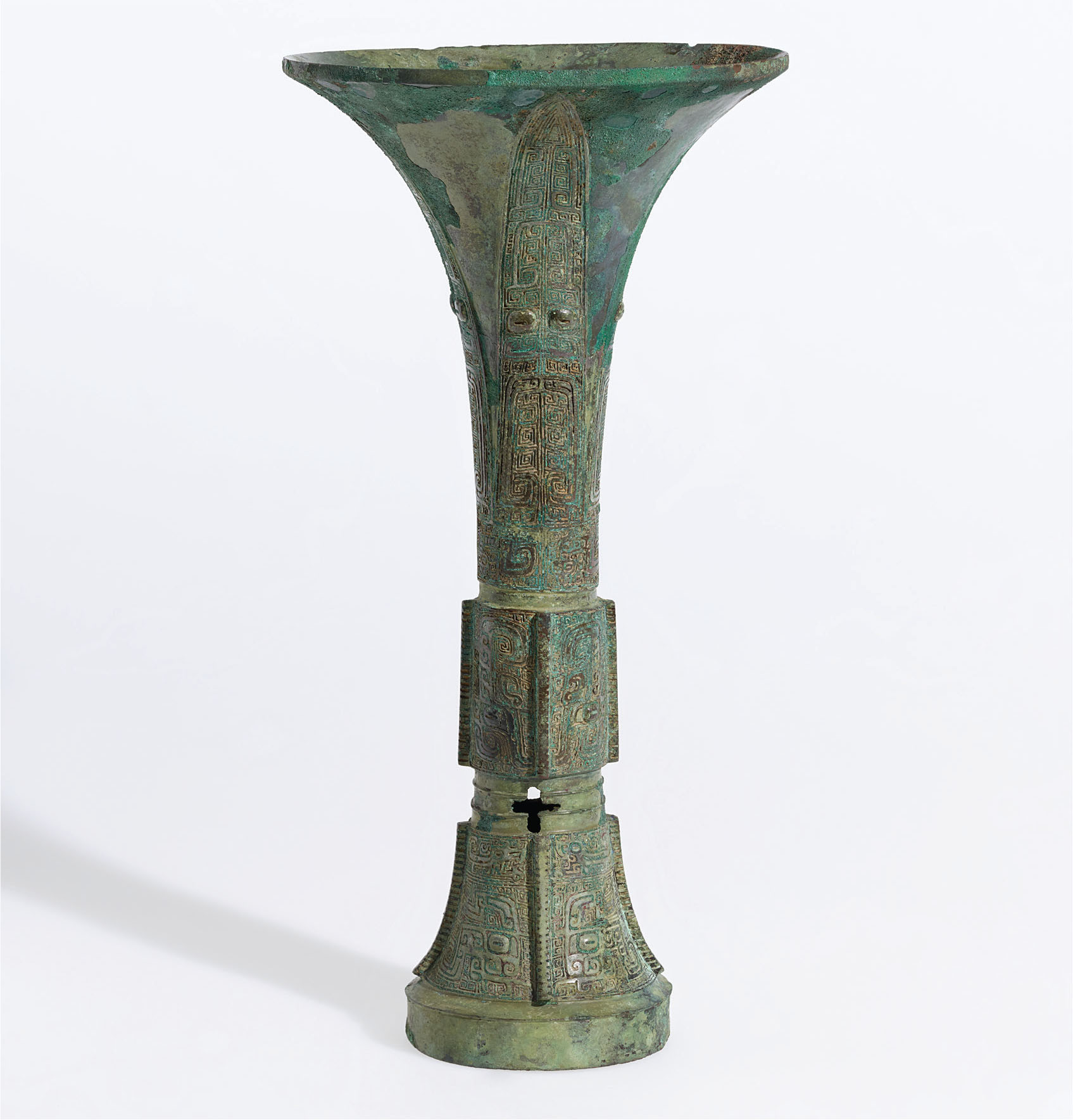 Uidentifisert kunstner, rituelt vinkar fra Kina, Shang-dynastiet, ca. 1300-1046 f.Kr. Sammlung Eduard von der Heydt, C.H. 32.