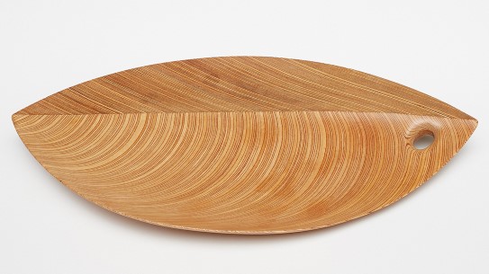 Tapio Wirkkala, Soinne et Kni, «Leaf Tray», 1951–1954 løv av tre