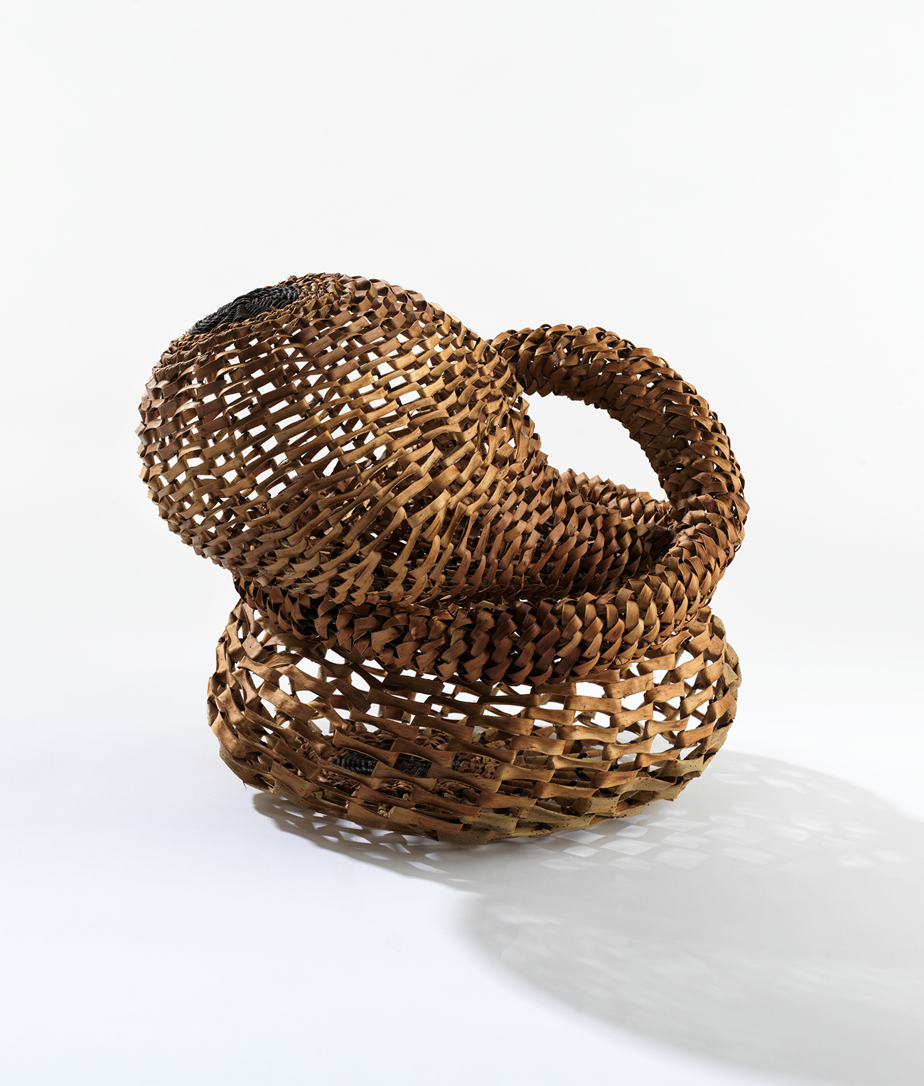Ingrid Becker, «Coil 2», 2023 Bilde av flettet verk