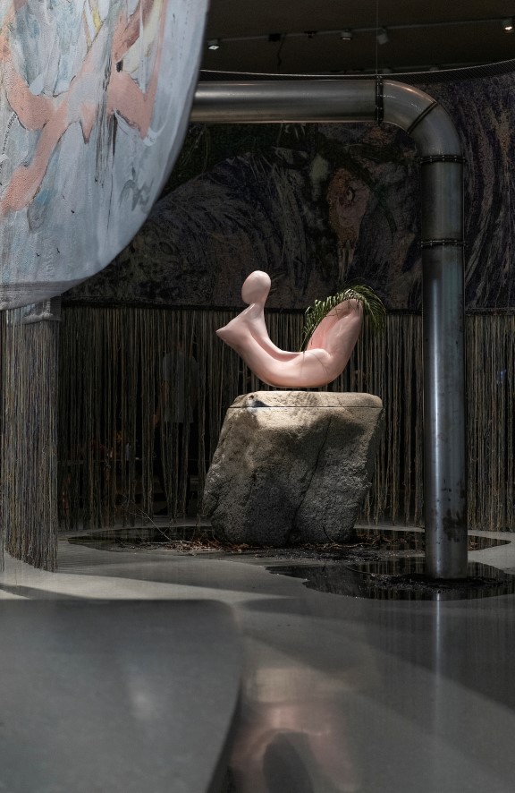 «Laure Prouvost. Above Front Tears Oui Float» © Laure Prouvost/BONO, 2022. Courtesy of the artist