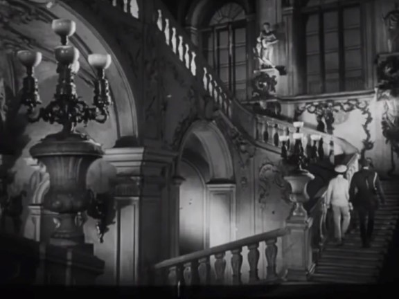 Fra filmen «Oktober: Ti dager som rystet verden»  (1928) av Sergej Eisenstein