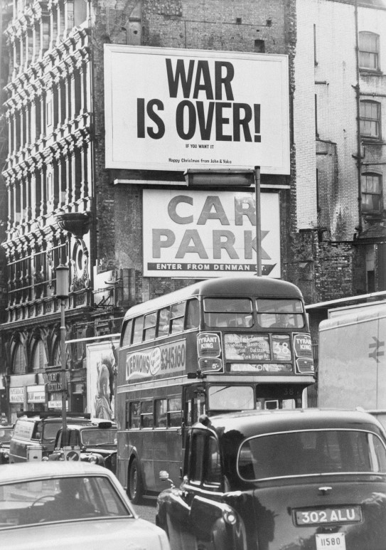«War is Over», plakat på vegg i London, 1969 – Foto: Bettmann / Getty Images